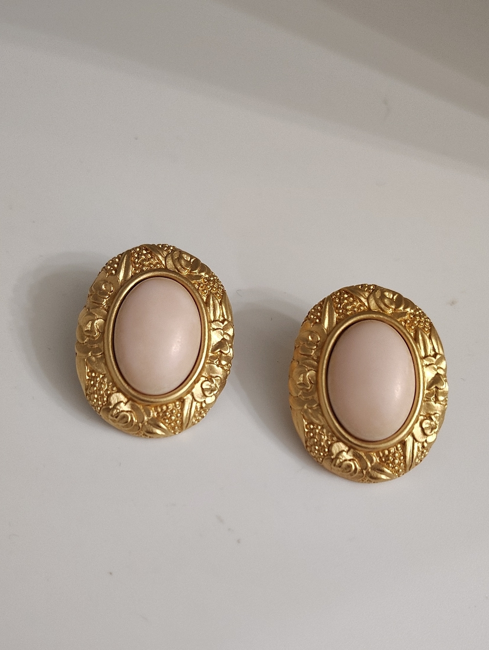 Monet Vtg Earrings Designer Runaway Jewelry